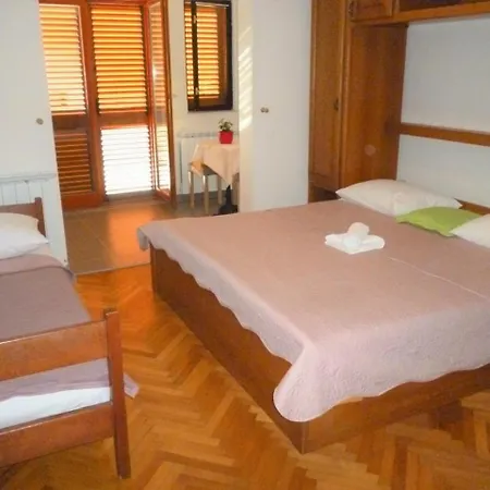 In Starigrad-paklenica 33853 Apartment Starigrad Paklenica